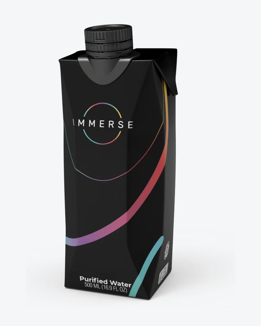 Referenz unseres Produktionspartners: gebrandete Karton-Wasserflasche für Immerse (Lifestyle)