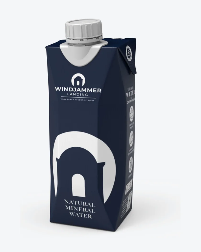 Referenz unseres Produktionspartners: gebrandete Karton-Wasserflasche für Windjammer (Tourismus)